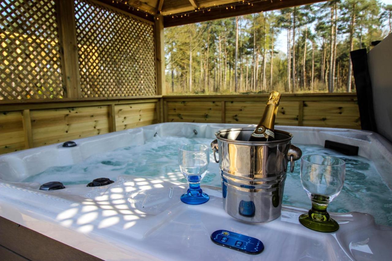 Hollicarrs - Stag Lodge Йорк Номер фото